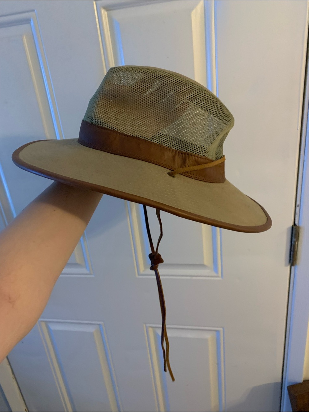 DPC Dorfman Pacific Co Vented Mesh Khaki Outback Hat Leather Strap Men’s Size L